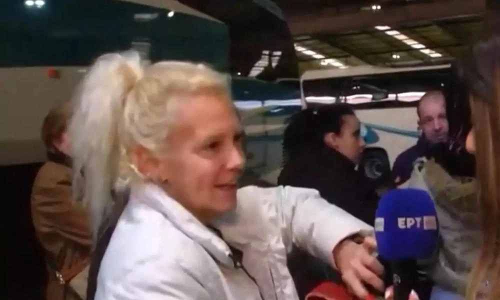 «Πάγωσε» δημοσιογράφος της ΕΡΤ με την απάντηση γυναίκας: «Στο μούτσο καβάλα»